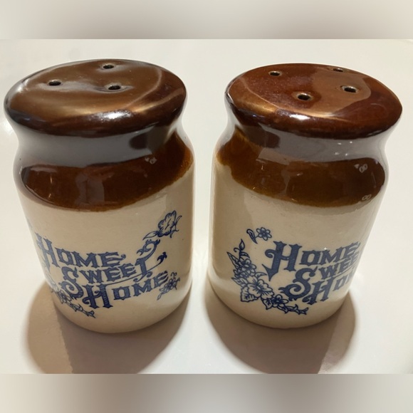 "Home Sweet Home" Salt & Pepper Shaker - Picture 2 of 6
